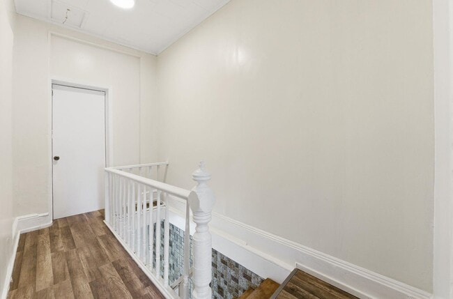 Building Photo - 176 Thorne St