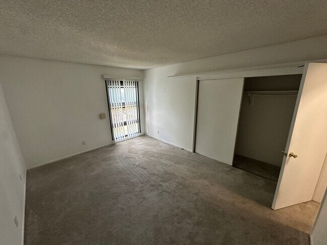 Building Photo - Top-Floor Corner Unit | 3BR in Cross Creek Village, Playa del Rey