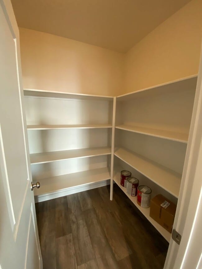 Building Photo - SINGLE FAMILY RANCHER ON ARROW LEAF (APP#146)