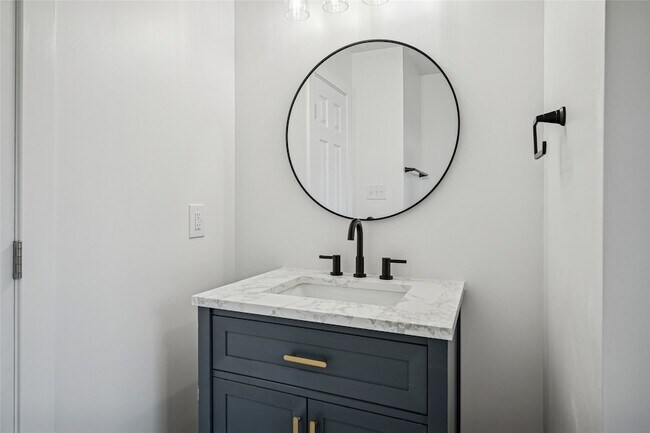 Building Photo - 9946 Kilarney Dr