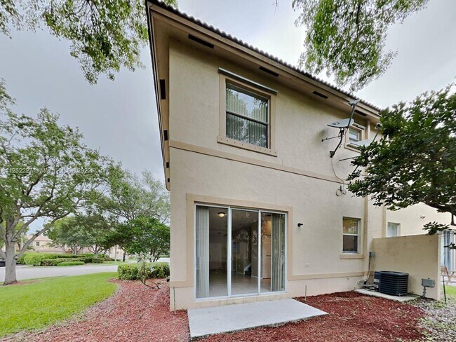 Building Photo - 703 NW 170th Ter