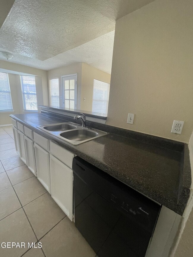 Building Photo - 13928 Pete La Rue Cir