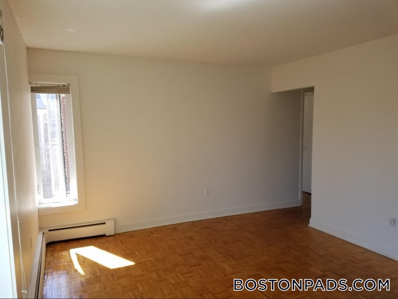 Building Photo - 524 Putnam Ave