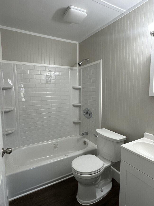 Building Photo - 331 W Bingham St