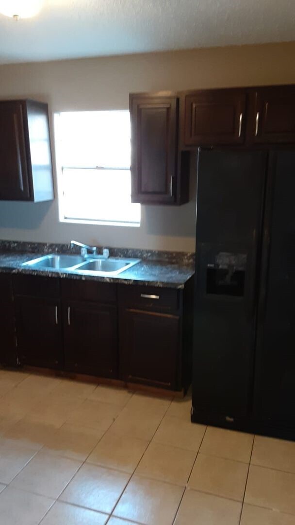 Building Photo - 3718 Avenue M 1/2