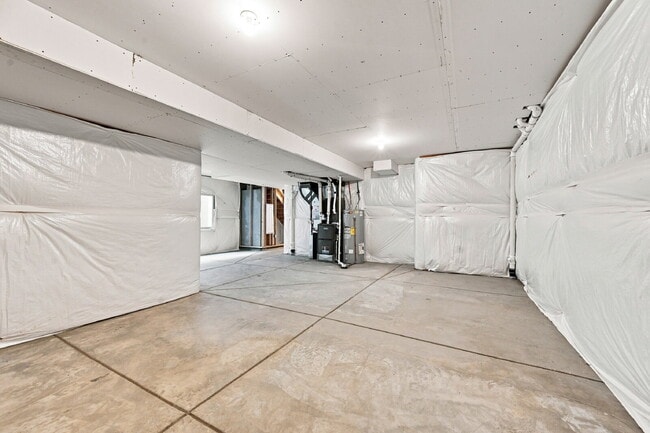 Building Photo - $2,995.95-3-Bed, 2.5-Bath Updated Townhouse in Broomfield!