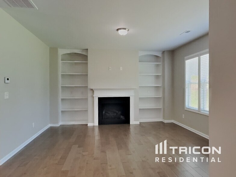 Building Photo - 169 Forsyth Pkwy