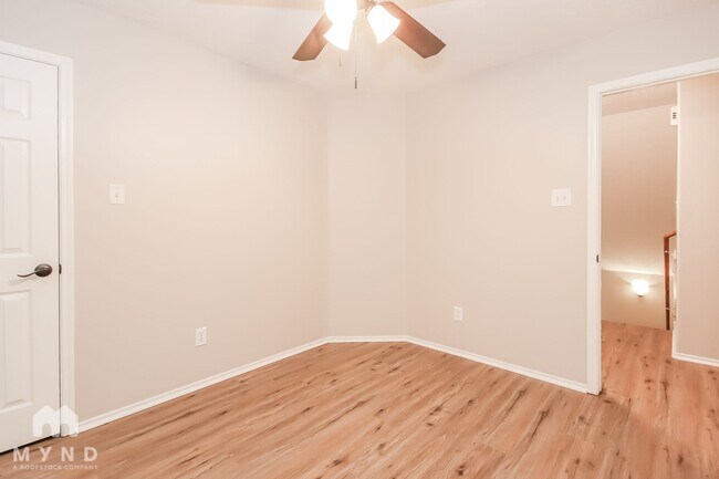 Building Photo - 18421 Sunrise Pines Dr