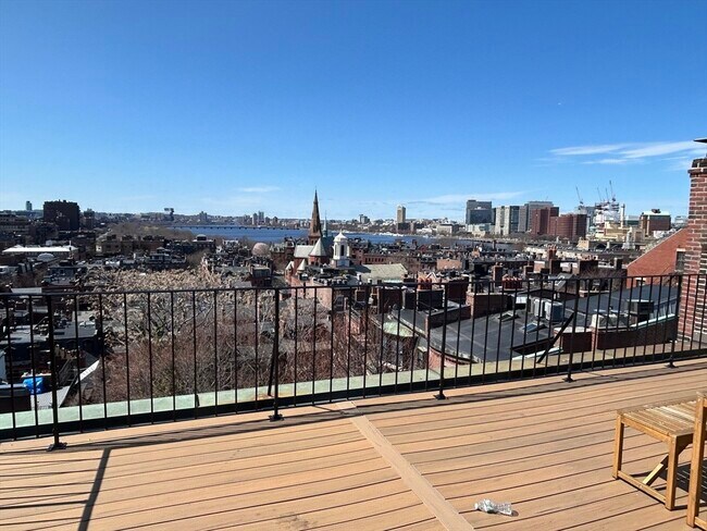 Building Photo - 88 Mt Vernon St