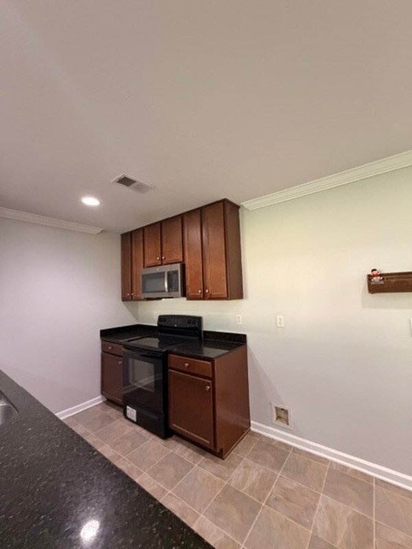 Building Photo - 317 Blythe Creek Dr