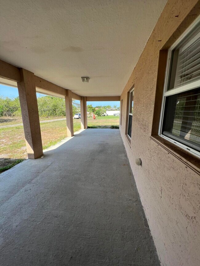 Building Photo - 4251 SW Astro Ct