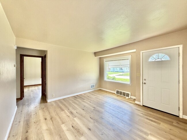 Building Photo - 1029 McKinley Ave