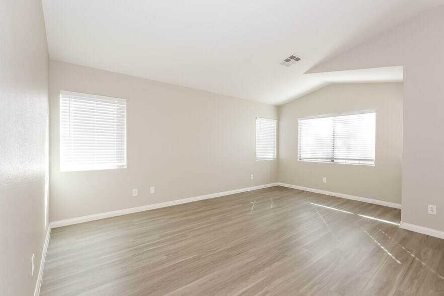 Building Photo - 6511 N Goldfield St