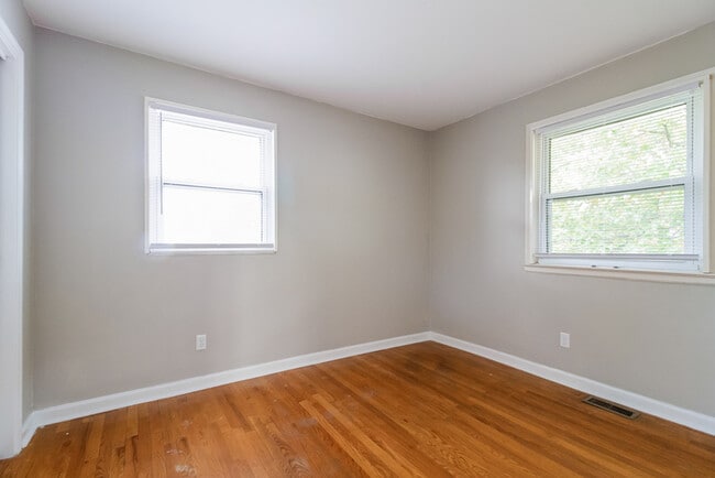 Building Photo - 424 Hermay Dr