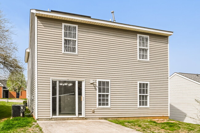 Building Photo - 920 Almora Dr