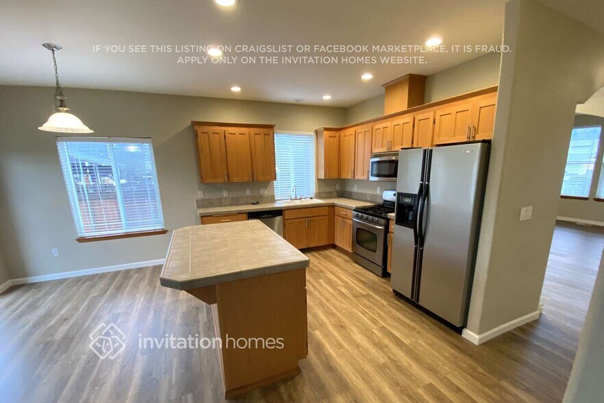 Building Photo - 1411 7th Ave SE