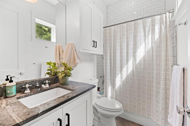 Building Photo - 3206 Garden Villa Ln