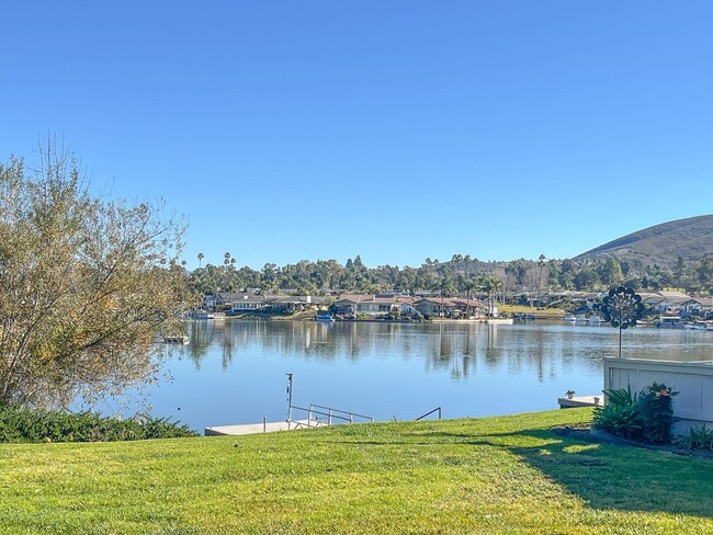 Building Photo - Beautiful corner unit in Lake San Marcos