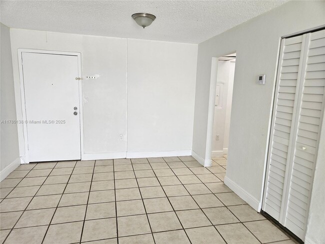 Building Photo - 1805 Sans Souci Blvd