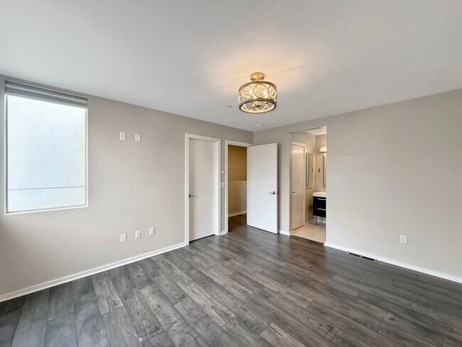 Building Photo - SD: Stunning 3BD/3.5BA Townhome in Ocean Beach with 2-Car Garage, Private Balcony & In-Unit Laundry
