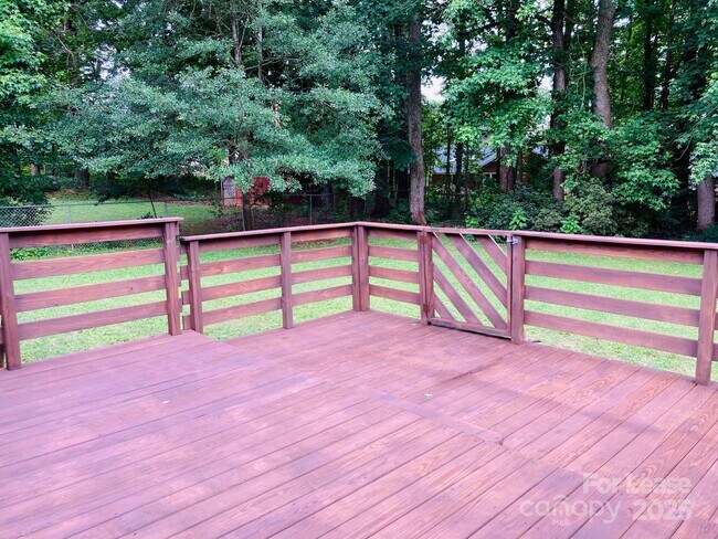 Building Photo - 7984 Secluded Ln
