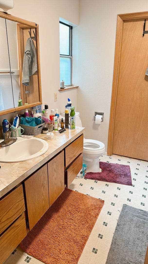 Building Photo - PRELEASE: 5 bdrm/2 bath in York neighborhood