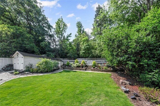 Building Photo - 346 Redland Rd NW