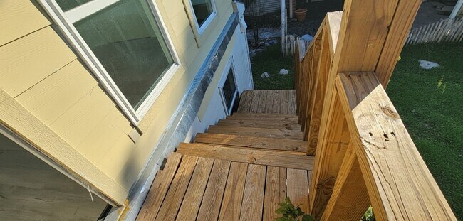 Building Photo - 2634 Tidewater Dr