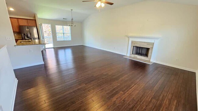 Building Photo - 2126 Crown Park Dr