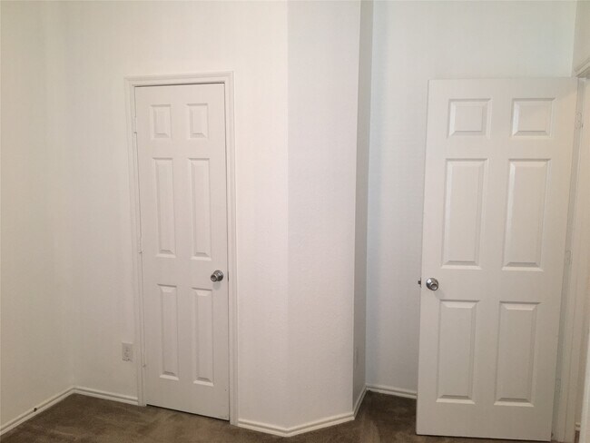 Building Photo - 2711 Cally Ct