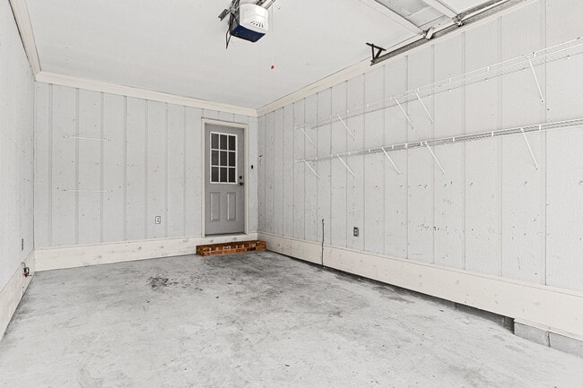 Building Photo - 15 Mulberry Ln