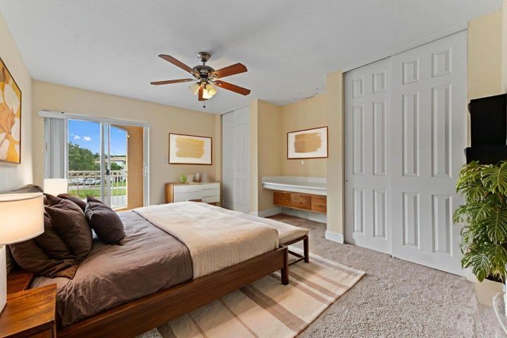 Building Photo - 9942 Shepard Pl