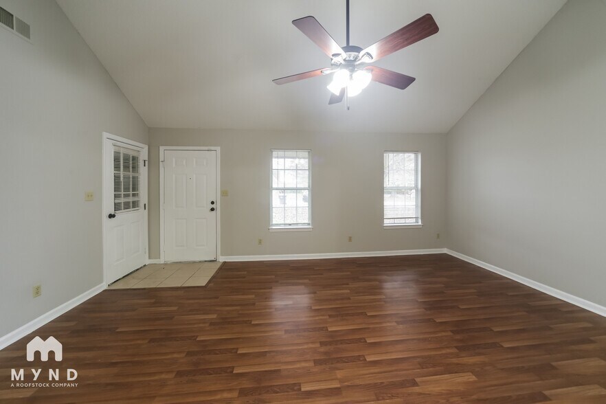 Building Photo - 3054 Caitlynn Circle S