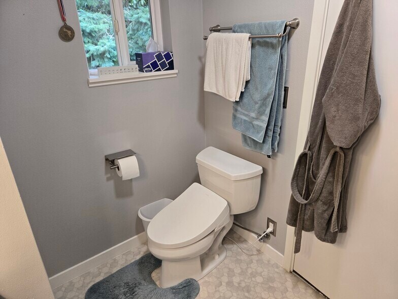 Primary Bath - 1228 S 3rd St