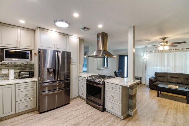 Building Photo - Grant Street, Hollywood, FL 33021 - 3 BR 2 BA house