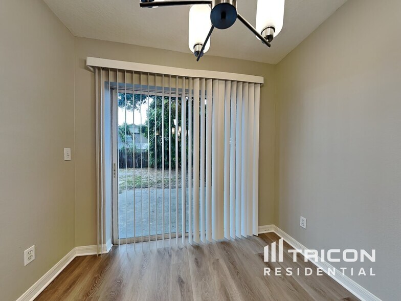 Building Photo - 11101 Robin Lake Ct