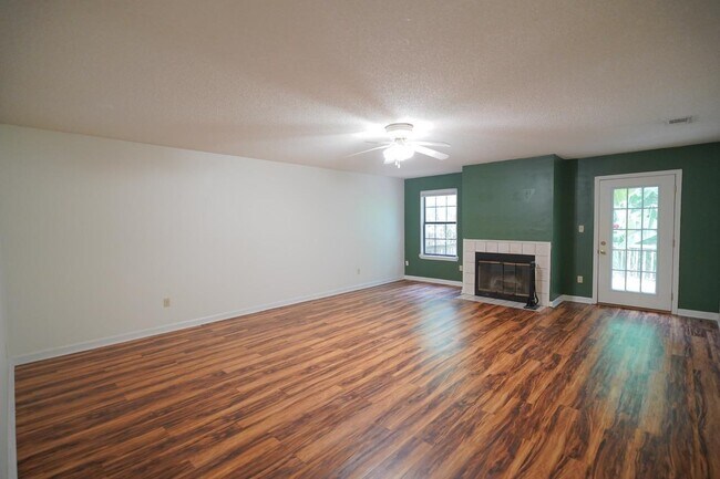 Building Photo - 828 Ashlyn Forest Dr