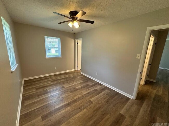 Building Photo - 7409 Skylark Dr