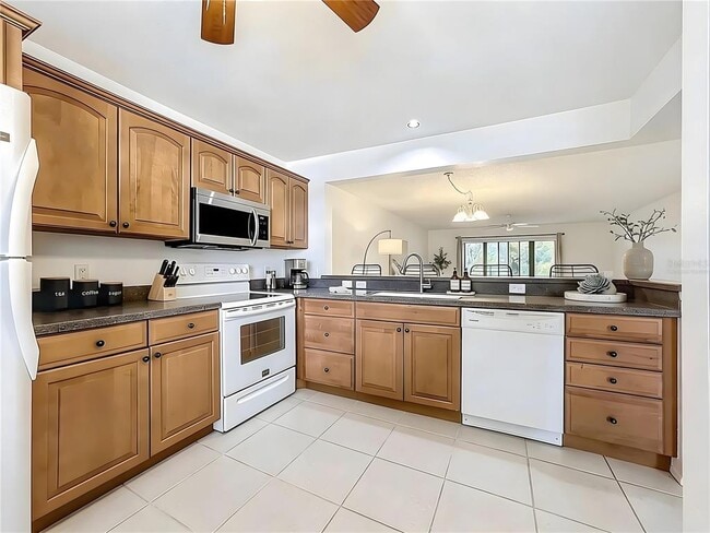 Building Photo - 434 Palm Tree Dr