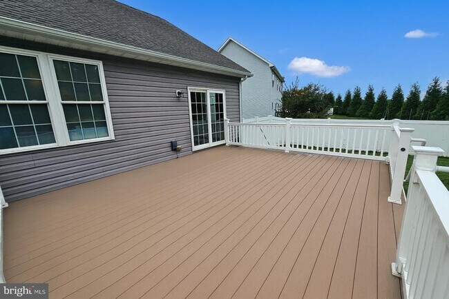 Building Photo - 270 Waterway Dr