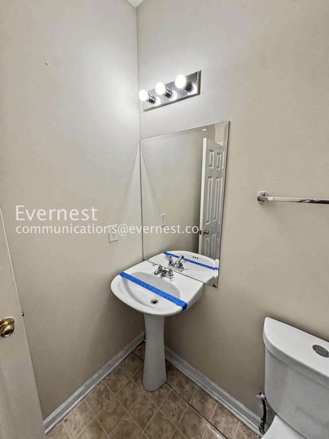 Building Photo - PROMO: Enjoy your 2nd month rent-free rent when you sign the lease today! 3 Bed, 2.5 Bath Home wi...