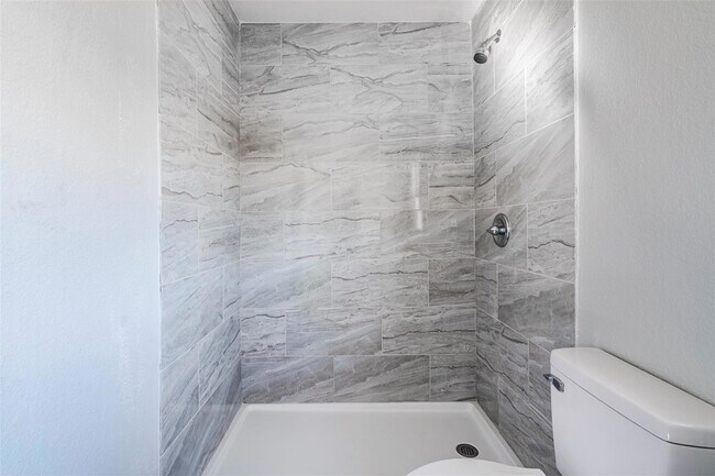 Building Photo - 1819 Pecan St