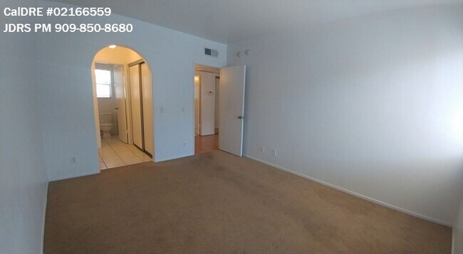Building Photo - Chino Hills 2 Bedroom Townhome