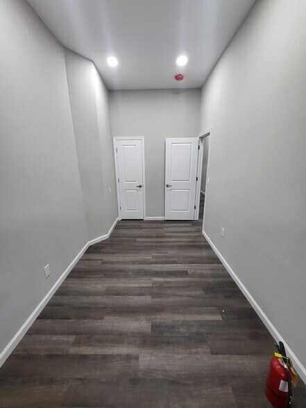Building Photo - 132 N 50th St
