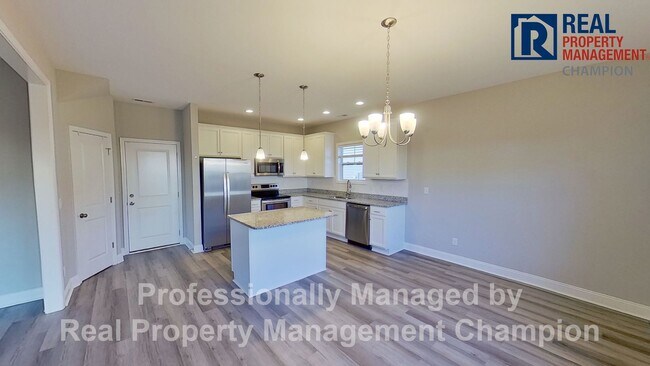 Building Photo - Spacious Home with Fenced Yard