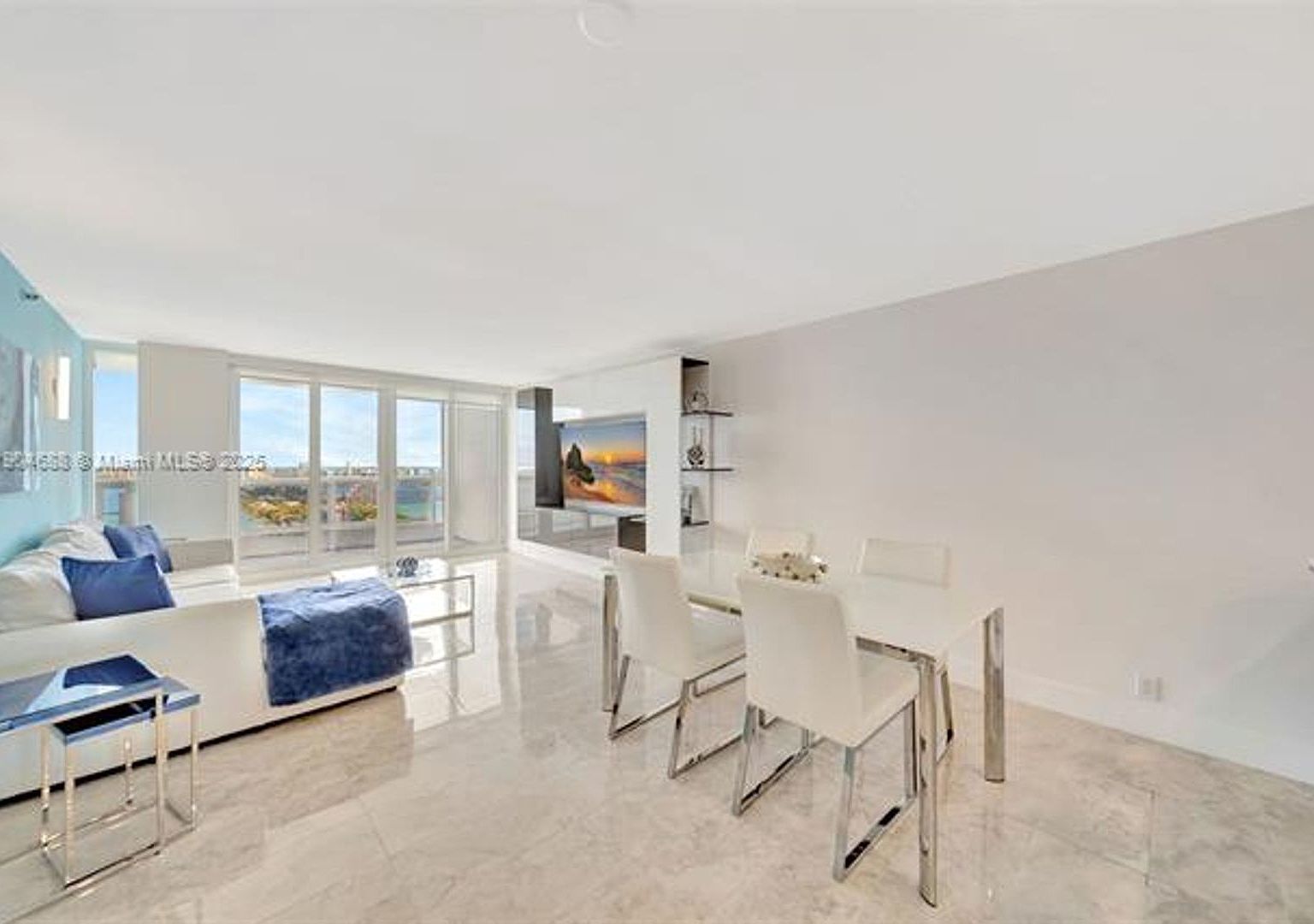 Building Photo - 1717 N Bayshore Dr