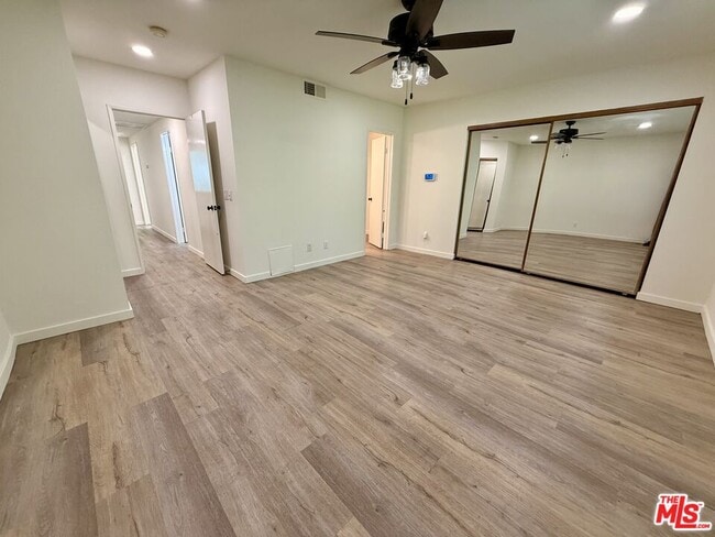 Building Photo - 10215 Variel Ave