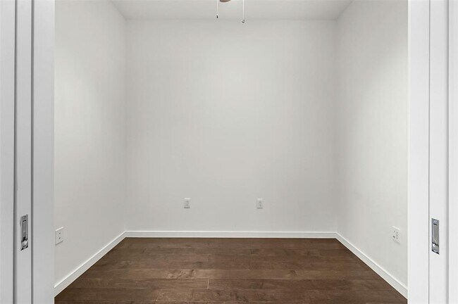 Building Photo - 200 N Congress Ave