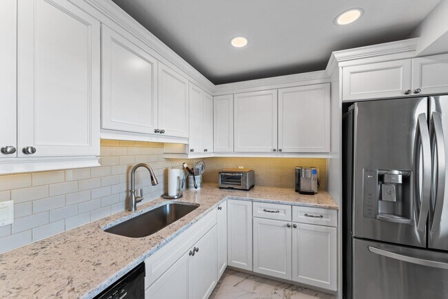 Building Photo - 300 Ocean Trail Way