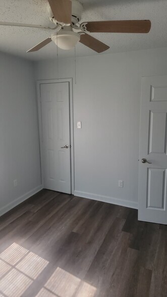 Building Photo - 5434 N Miro St